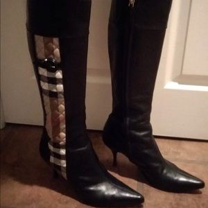 Burberry Boots size 8